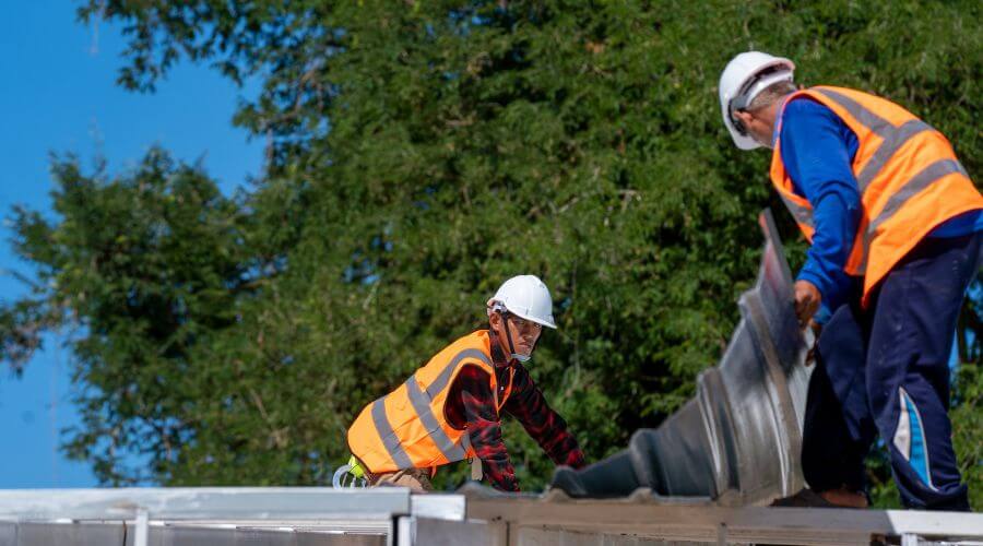 Professional gutter cleaning in Parshall, ND